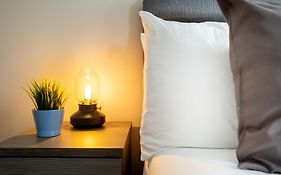 Pluxa Blue Sapphire Luxury Stay Free Parking Free Wifi - Walk Everywhere, Travel, Biz, Leisure
